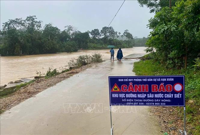 Mưa lũ gây ngập cục bộ tại một số địa phương